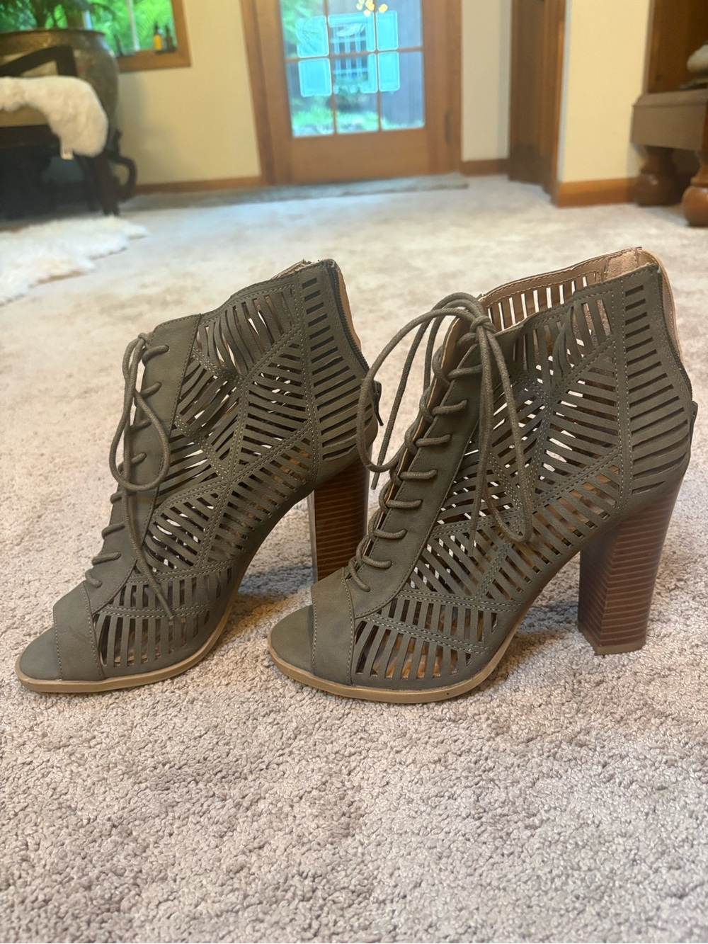NEW Mix No. 6 Olive Cutout Lace-Up Peep-Toe Block Heels